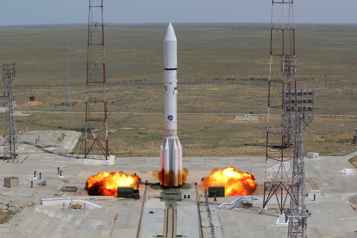 Angara peut utiliser plusieurs étages supérieurs additionnels. Sur ce vol, il s'agira d'un Briz-M. Originellement développé pour Rokot (Briz-K), il sera évolué en KM, puis en M pour servir sur Proton, en lui ajoutant un réservoir toroïdal pour s'adapter au diamètre du lanceur.