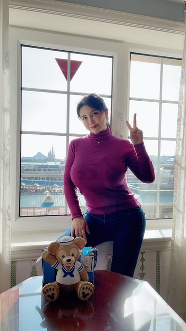 ディズニーランドホテルでも
上下UNIQLO様。 https://t.co/u2lOLadl55