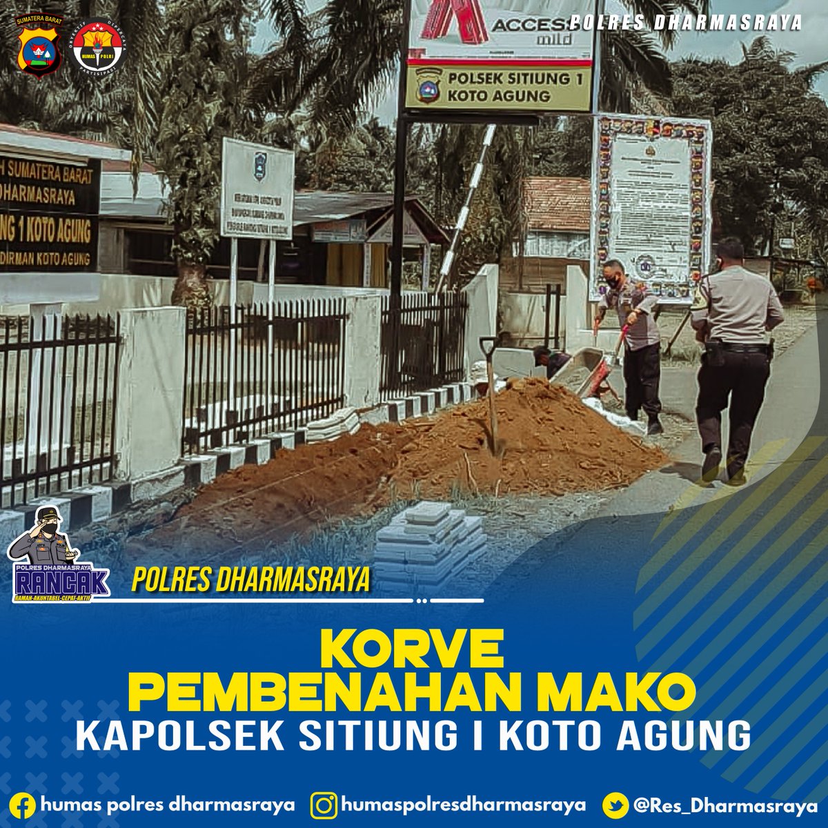 Res_Dharmasraya's tweet photo. disela-sela pengamanan Pilkada Kab. Dharmasraya, Kapolsek @Polsek_Sitiung1 Iptu @Hendriza8 bersama personel sempatkatan melakaukan pmbenahan Mako @Polsek_Sitiung1 secara gotong royong

hal ini bertujuan untuk meningkatkan kebersihan Mako dan peningkatan Protokol Kesehatan https://t.co/puunynGkH5