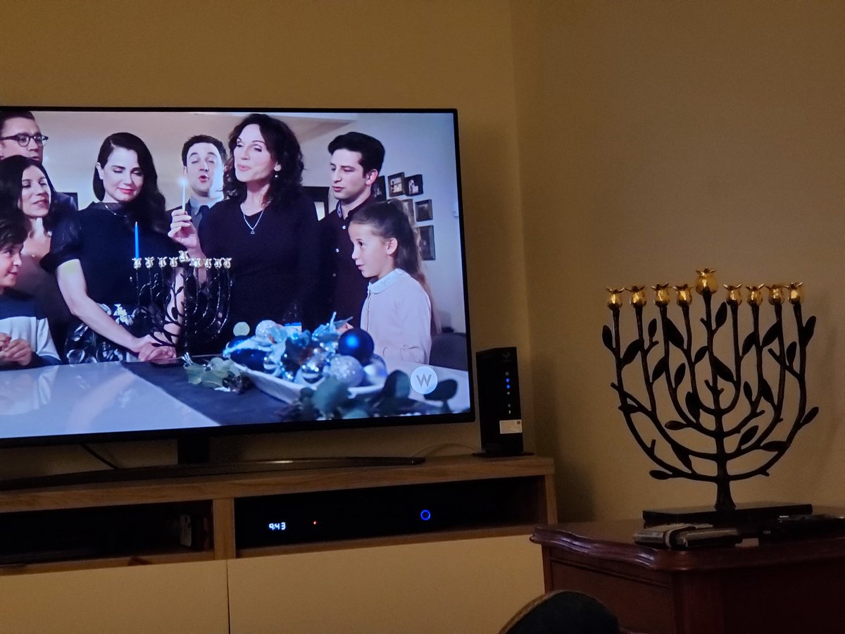 We have the same Menorah!
#LoveLightsHanukkah 
<a href="/TheRealMarilu/">Marilu Henner</a> <a href="/msmiakirshner/">Mia Kirshner</a> <a href="/BenSavage/">Ben Savage</a> <a href="/AdvahSoudack/">Advah Soudack</a> @maddiehirvonen <a href="/hallmarkchannel/">Hallmark Channel</a>