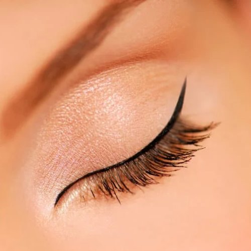 Keep you eyes on the stars, and keep your feet on the ground.

#beautifuleyes #chrismaseyes