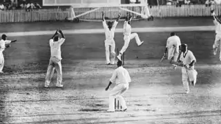I know this is subjective, but there is little doubt in my mind that the first tied Test match, at Brisbane, was the greatest in history.Today is the 60th anniversary of the final day of that Test.Here is how the drama unfolded as the day went on.But first, some context.+