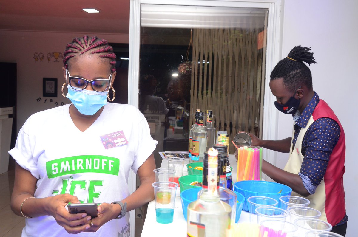 twendetupaate's tweet photo. Weekend highlights..
We were honoured to be part of the #Creativehackathon2020 closing ceremony courtesy of @hodjs and @UgandaBreweries.
We brightened the event with our well crafted cocktails. 
Special thanks to @FouinyJc, our mixologist for the good job done. https://t.co/jME9CeWIEc