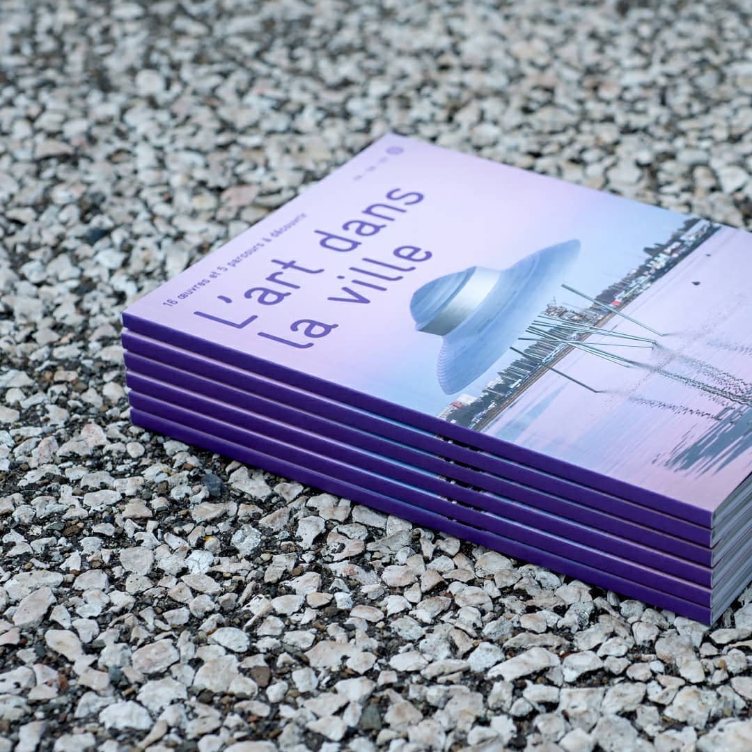 tabaramounien's tweet photo. [update 2020] Création du guide l'Art dans la ville pour @BxMetro : https://t.co/3B1QYnyXTh
#graphicdesign #bookdesign #bordeaux #art #book #typography https://t.co/wvWj9Hs7Sj