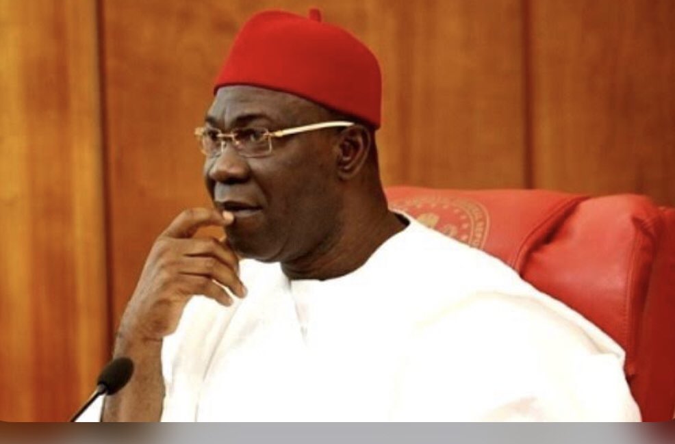 Fybeez1's tweet photo. How can I successfully launder this N8 Billion like this.

Lemme consult my other thieves.

#Ekweremadu8BillionFraud https://t.co/fzm0rM50GF