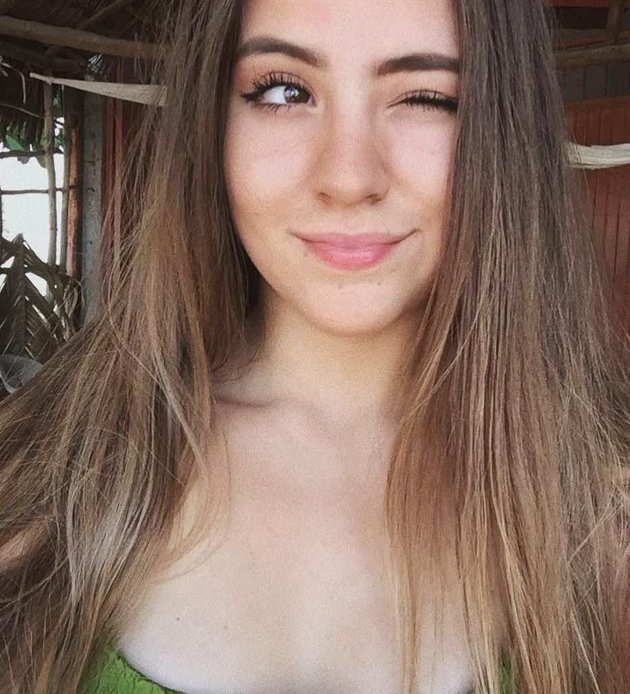 The Things That We Love Tell Us What We Are.👗💘