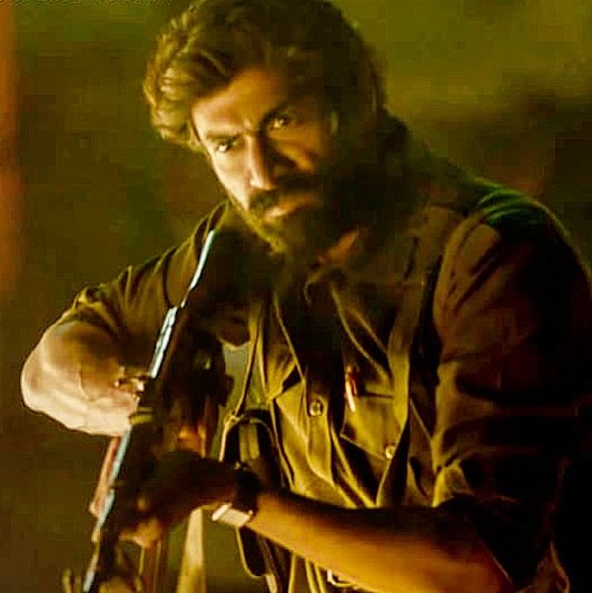 .@RanaDaggubati as Comrade '#Ravanna' from #ViraataParvam!!🔥🙌 Here's the first glimpse: youtu.be/h61WbdVGJIs #HBDRanaDaggubati #RanaDaggubati @Sai_Pallavi92 @nanditadas @venuudugulafilm @dancinemaniac #Priyamani @Naveenc212 @sureshbobbili14 @SureshProdns @SLVCinemasOffl