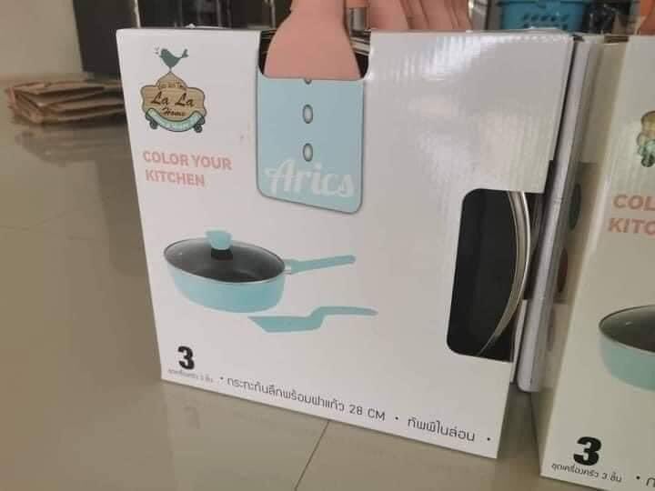 lasizwe's tweet photo. Morning Twitter Family. I’ve started a new business, please support. 🙏 DM me for prices https://t.co/cL5lK2ZUmB