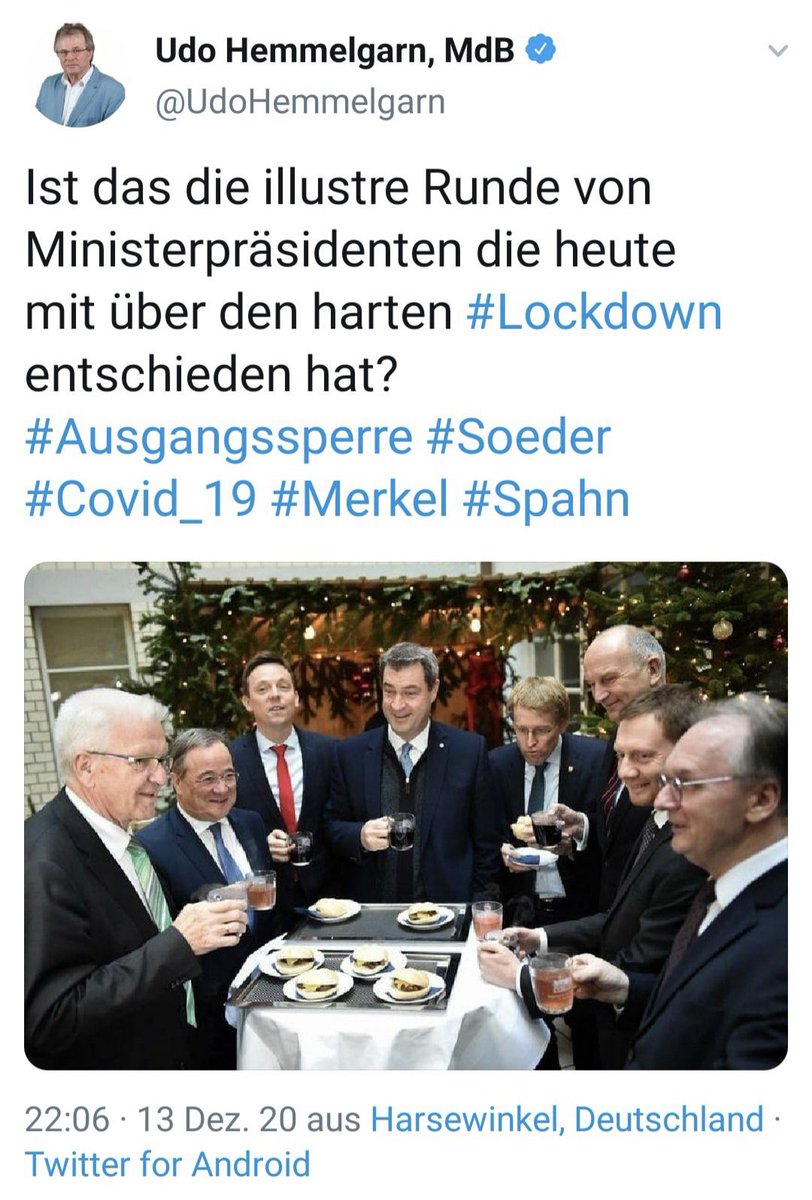 Das Foto ist vom letzten Jahr. Die AfD steht für Arglist, Fake-News und Dreistigkeit. Wer bürgerlichen Anstand hat, würde sich entschuldigen.