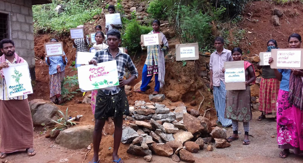 VillageSqIndia's tweet image. For more than a century, Kerala’s forest-dwelling #KadarTribes have been repeatedly evicted for #PowerProjects. Faced with another #displacement, the tribes refuse to give up their rights villagesquare.in/2020/12/14/kad…