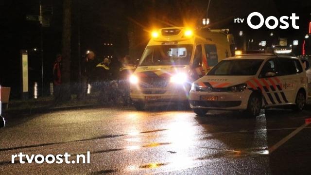 Voetganger naar ziekenhuis na aanrijding in Zwolle. #rtvoost.