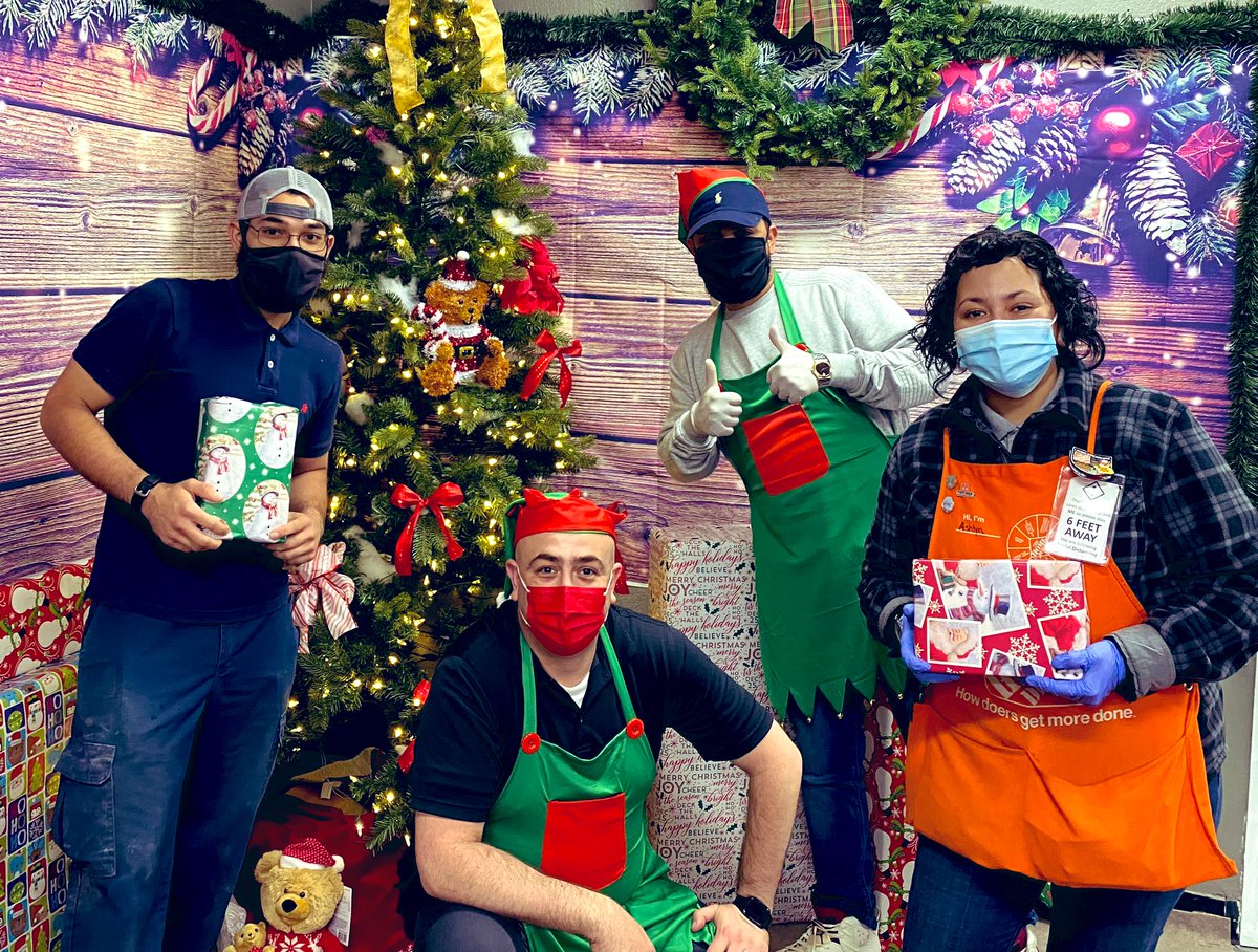 6855Home's tweet photo. Day 1 of our  Grinchmas  holiday celebration.  Giving gifts to associates and having fun safely.          @D223_HD  @DallasDearthTHD  @Georgekarnoub https://t.co/0kbO9FKoxt