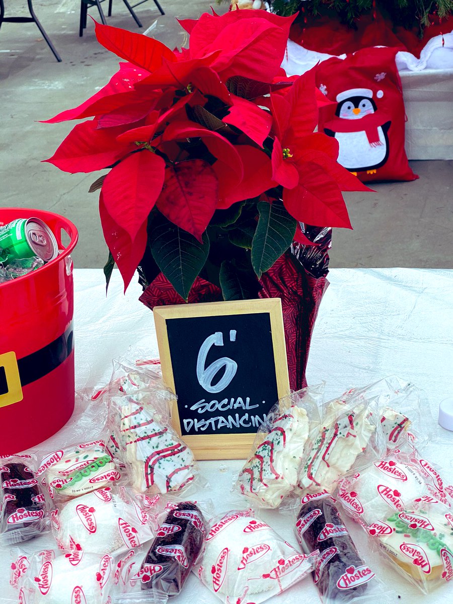 6855Home's tweet photo. Day 1 of our  Grinchmas  holiday celebration.  Giving gifts to associates and having fun safely.          @D223_HD  @DallasDearthTHD  @Georgekarnoub https://t.co/0kbO9FKoxt