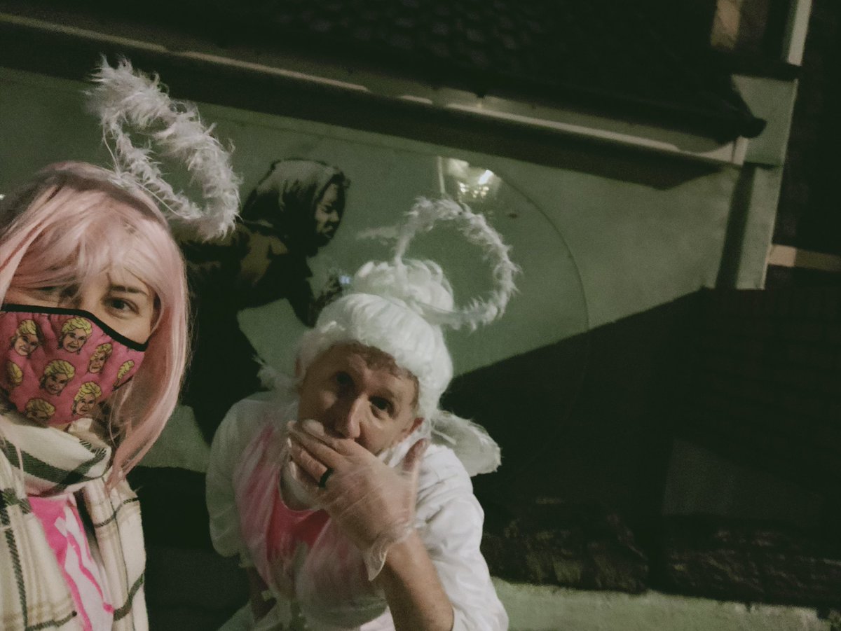 Bristol2Bristol's tweet photo. 'Bar beside the Banksy' serving 'sneeze soothing mulled cider' and offering the children some 'chattering teef' to race down the hill.
We dressed as Banksy's paint pot angels and collected money for @helpbristolshomeless
💛👼👼
#banksy #valestreet #helpbristolshomeless https://t.co/cWAeGnS6Gb