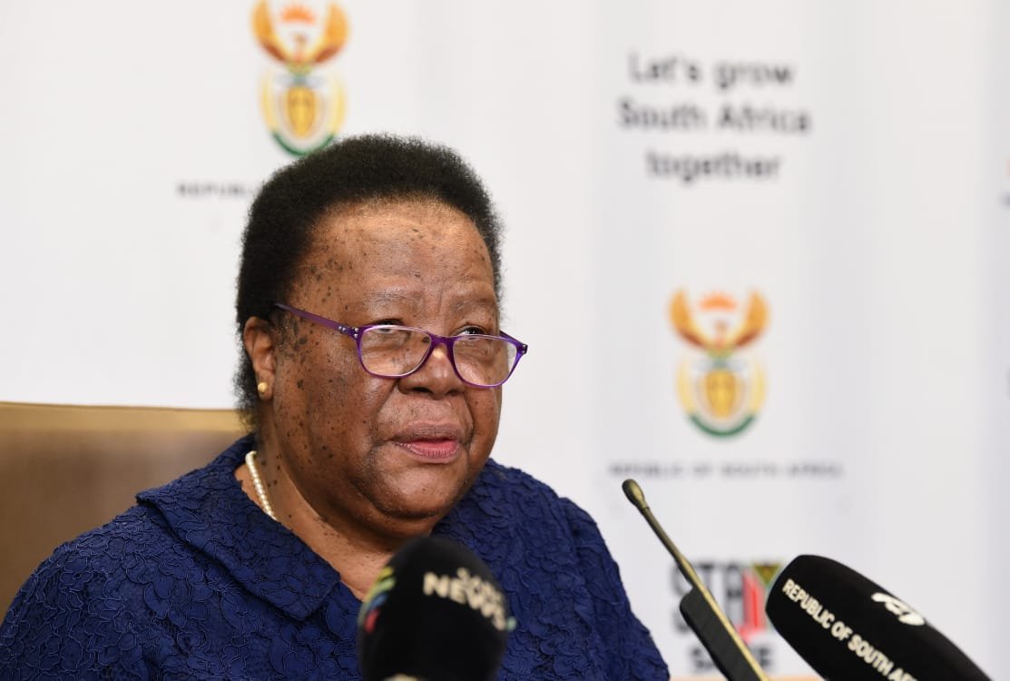 GovernmentZA's tweet photo. [Photos] Minister Naledi Pandor briefs media on international relations and cooperation in 2020. Minister also gave highlights of upcoming events in 2021.   

Statement: https://t.co/u3QPPMdMOP

#SAInternationalUpdate https://t.co/TyHnwWfWt3