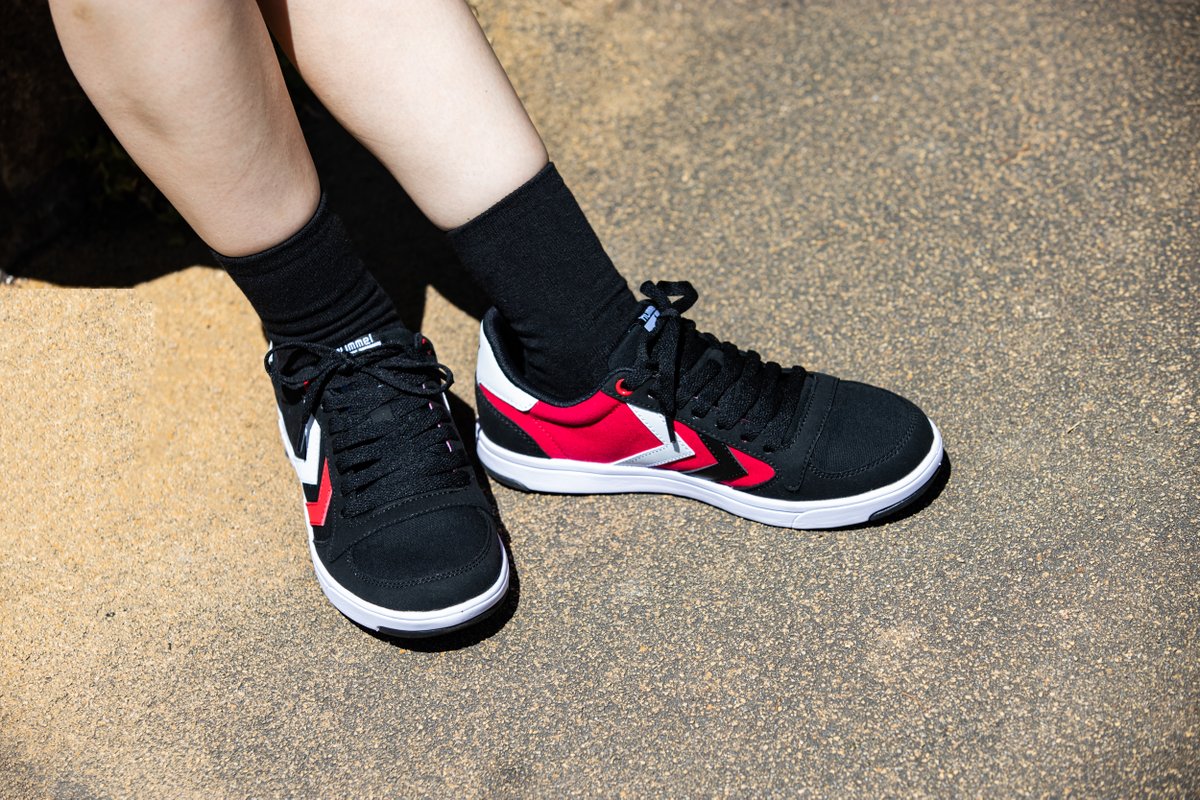 Hummel ヒュンメル公式 プレゼント企画 ツエーゲン金沢 との契約を記念し 新ユニと合わせてもらいたい スニーカーをプレゼント T Co Z2f5lkjlcw 1 ヒュンメル Hummel Jp をフォロー 2 22 5 28 0cmから希望サイズをコメント スリム