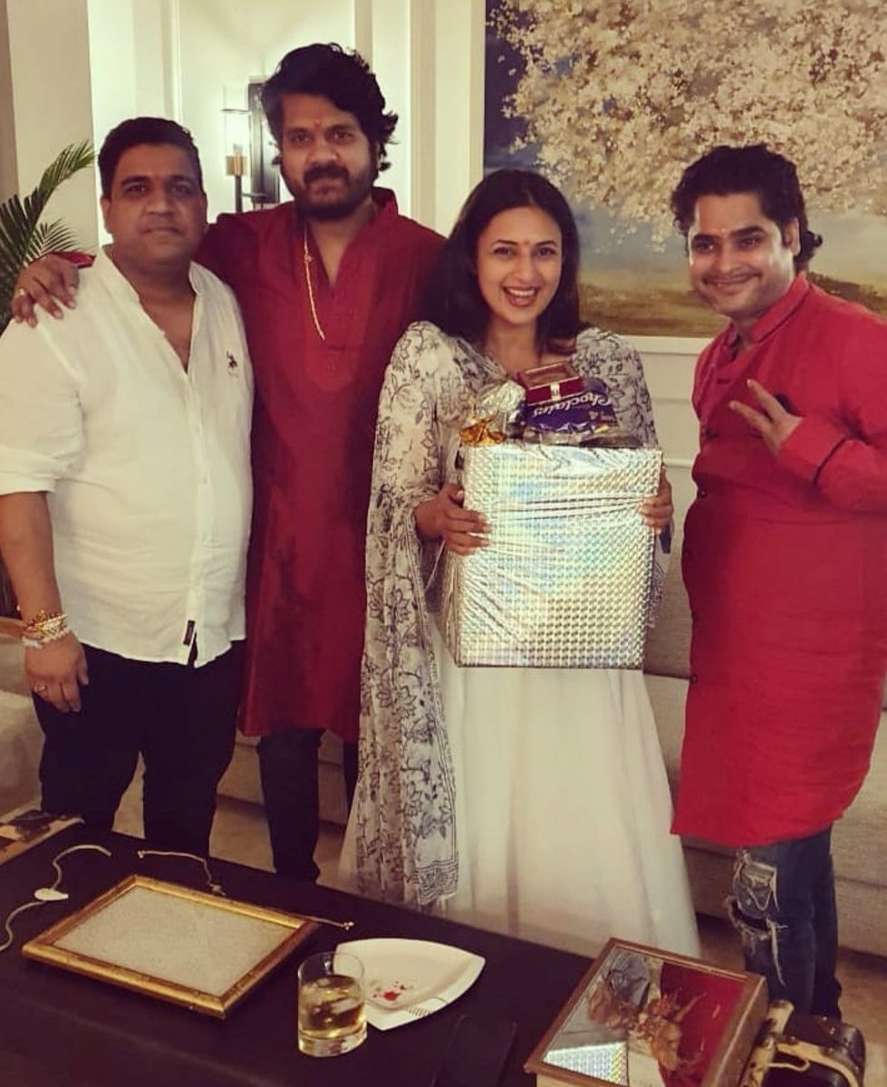 KritiBSingh's tweet photo. Happiest birthday @Divyanka_T ma'am❤️
May your day be as beautiful as you.. Lot's of Love 😊😊
#ishitabhalla #divyankatripathidahiya #redfeatherentertainment #divyankatripathidahiyafc #divyankatripathi #happyday #birthdaygirl #birthdayvibes #stayblessed #happiness https://t.co/Lae1HUpHBj