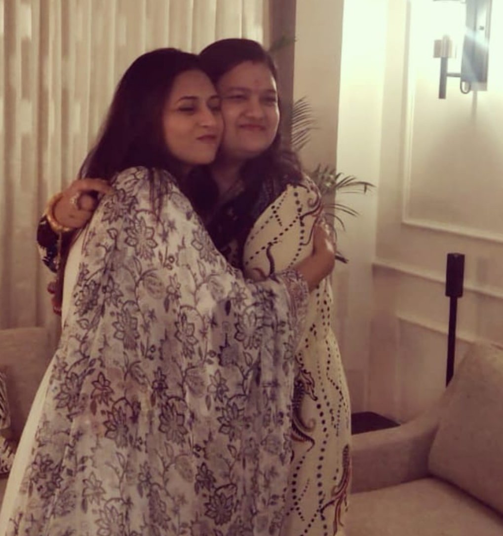 KritiBSingh's tweet photo. Happiest birthday @Divyanka_T ma'am❤️
May your day be as beautiful as you.. Lot's of Love 😊😊
#ishitabhalla #divyankatripathidahiya #redfeatherentertainment #divyankatripathidahiyafc #divyankatripathi #happyday #birthdaygirl #birthdayvibes #stayblessed #happiness https://t.co/Lae1HUpHBj