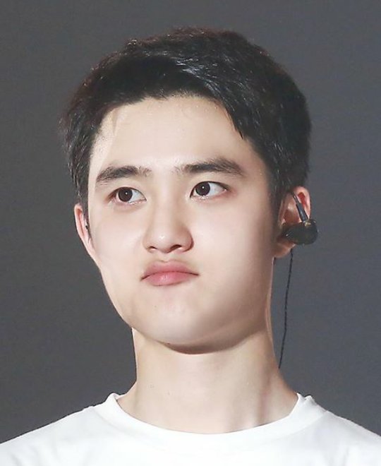 kyungsoo (1/3) *im really trying not to swerve at this point*