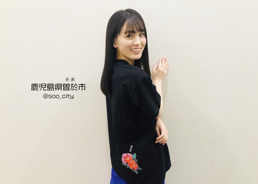 そお星人ももくまさんコラボTシャツブラック桃ちゃん横