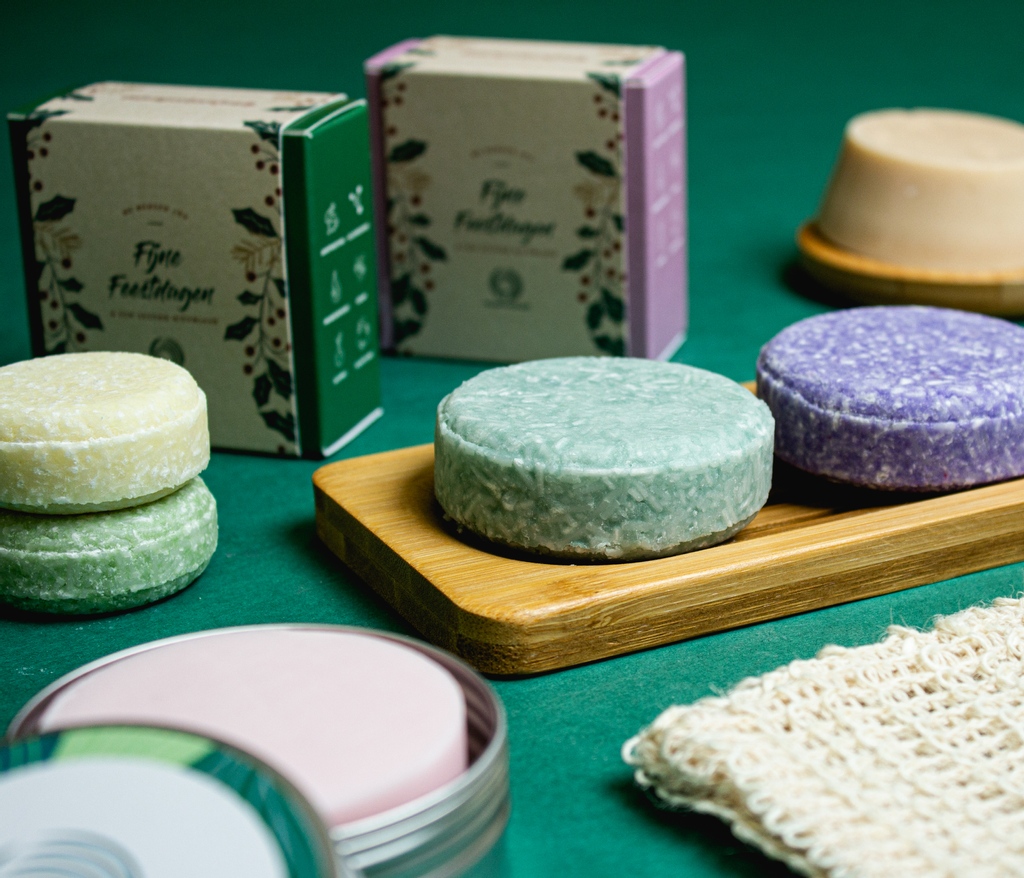 ShampooBarsNL's tweet photo. Met kleine stapjes kun je gemakkelijk de stap maken naar een plasticvrije badkamer. Shampoo Bars zijn beter voor het milieu en super goed voor je haar! Hulp nodig bij het kiezen van de juiste Shampoo Bar? Laat ons weten welk haartype jij hebt en wij helpen je graag! https://t.co/jviIfqPWxh