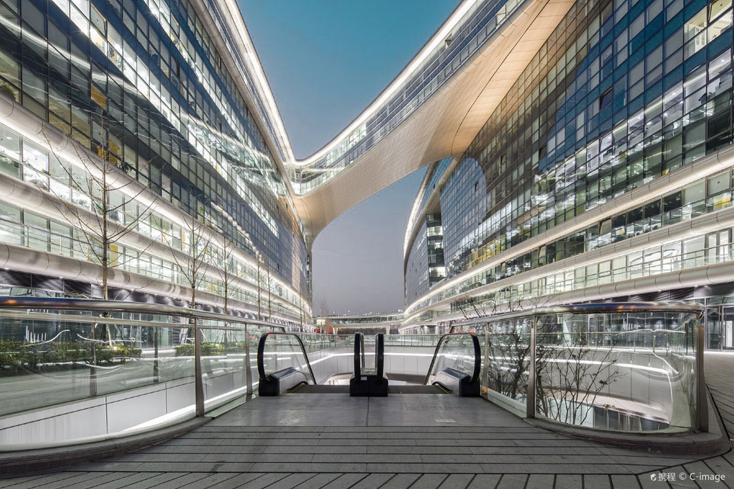 DatwylerITInfra's tweet image. Datwyler is supporting the online travel service provider Ctrip. Micro and mini data centres and a comprehensive range of services help setting up a reliable global IT infrastructure. More: fal.cn/3ccrs

#Datwyler #Microdatacenter #Minidatacenter #ITInfrastructure