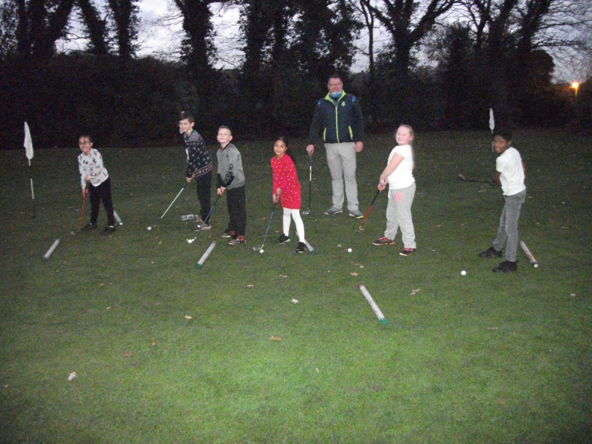 WHF_School's tweet photo. Year 5 students had a excellent experience on Friday afternoon playing Golf at @HarborneGolf being taught by a Golf professional. All the children had a brilliant time and all showed real talent when playing! ⛳️🏌️‍♀️🏌️‍♂️@ShenleySports @SportBirmingham @YouthSportTrust @welshhousefarm https://t.co/0jeponYkwv