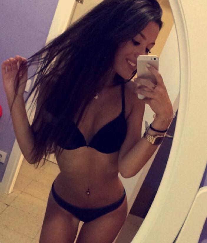 Emma_20731's tweet photo. Life Isn't About Finding Yourself. Life Is About Creating Yourself. 👗👅 https://t.co/NIF6UT4xmo