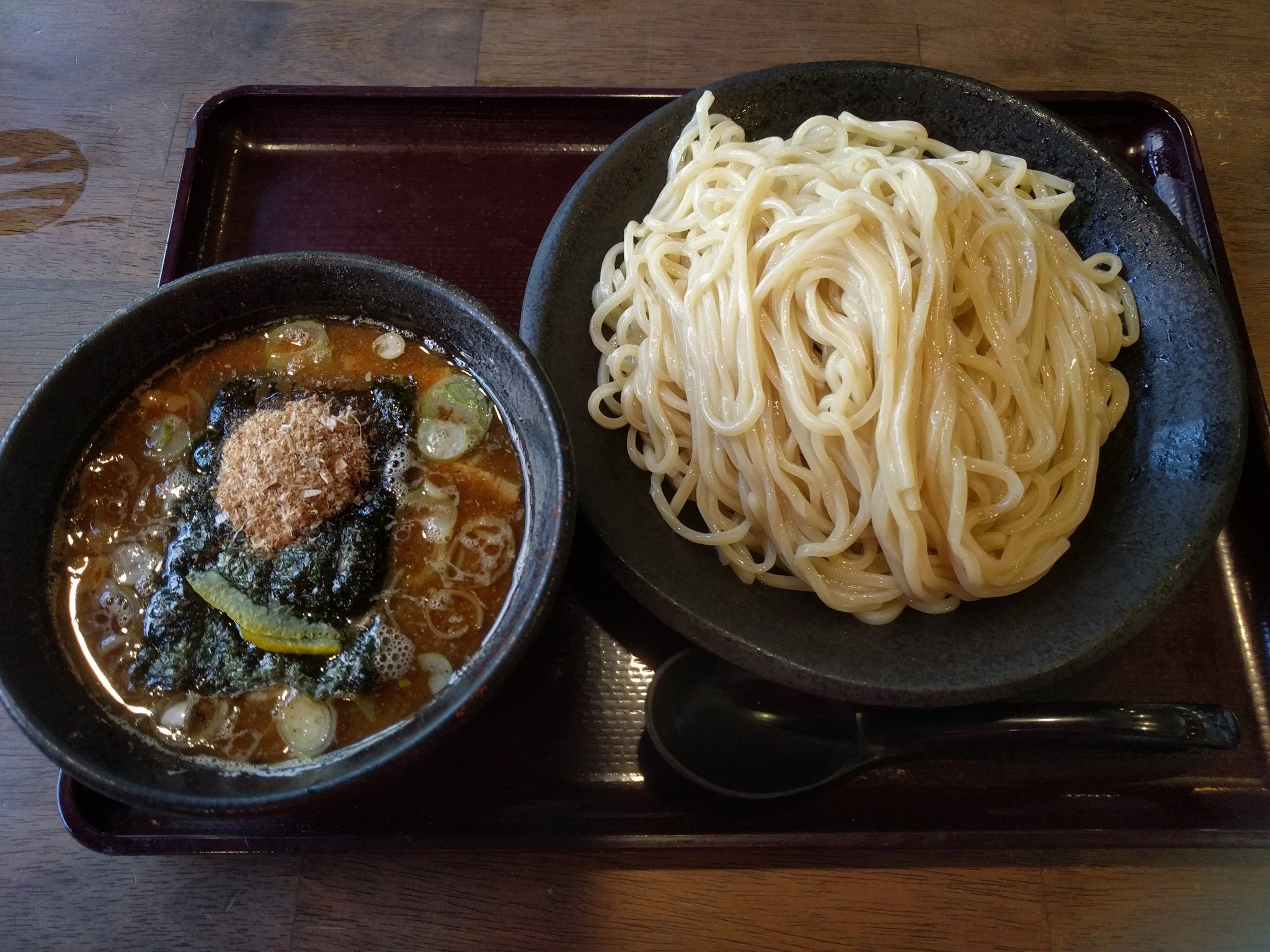 うどんつゆ ひさびさに来たのかも ここのお店のつけ麺はやっぱりうまい あとお漬物もつけ麺に合ってよく 無料券つかって食べています ランチ ラーメン つけ麺 弘前 ばん 漢字変換できない 青森 T Co Qwurarchop Twitter