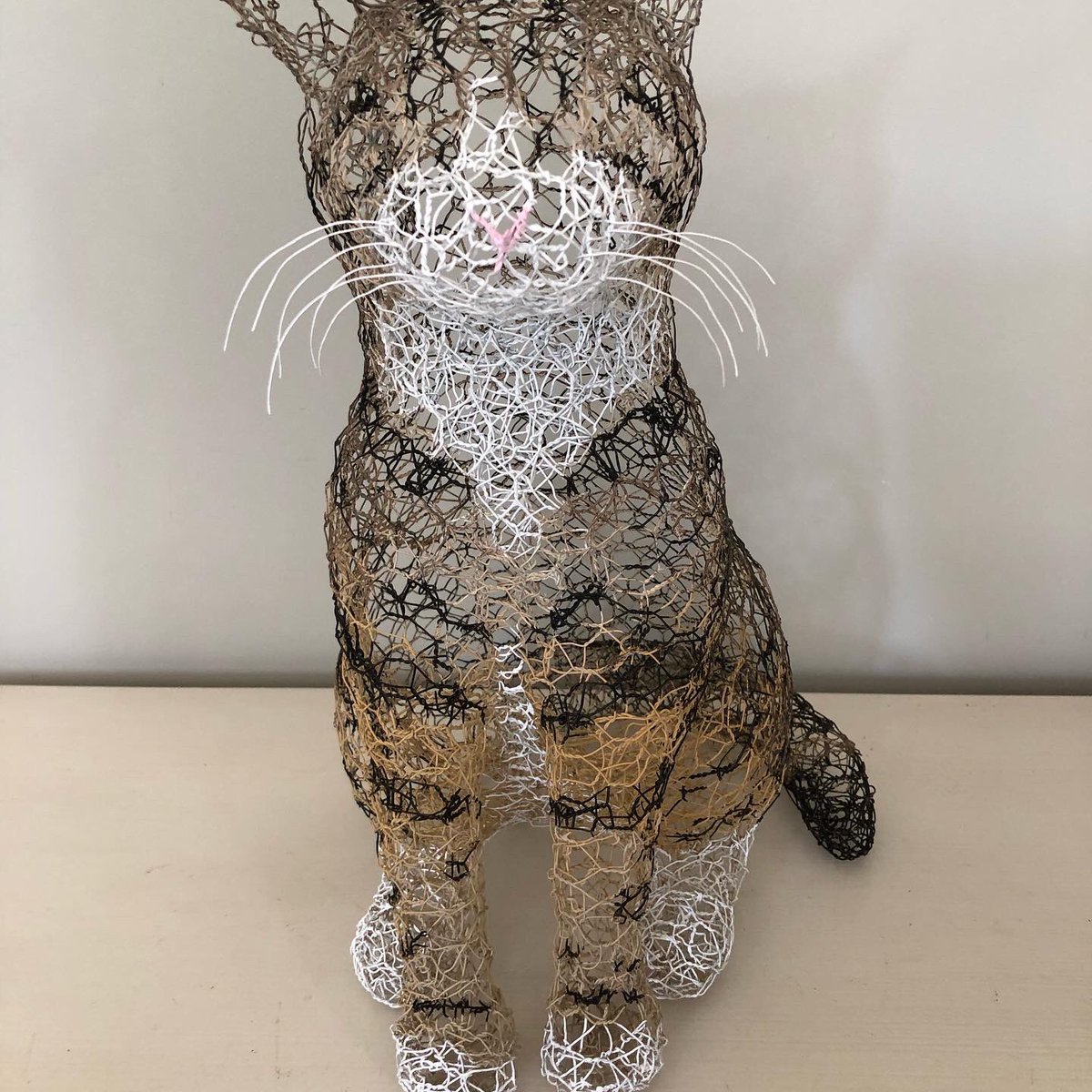 NicoletteDawn1's tweet photo. My latest commission was picked last week. Lovely kitty, but painting those stripes were challenging ! #EarlyBiz #CatsOfTwitter https://t.co/ztkLVU8SLY