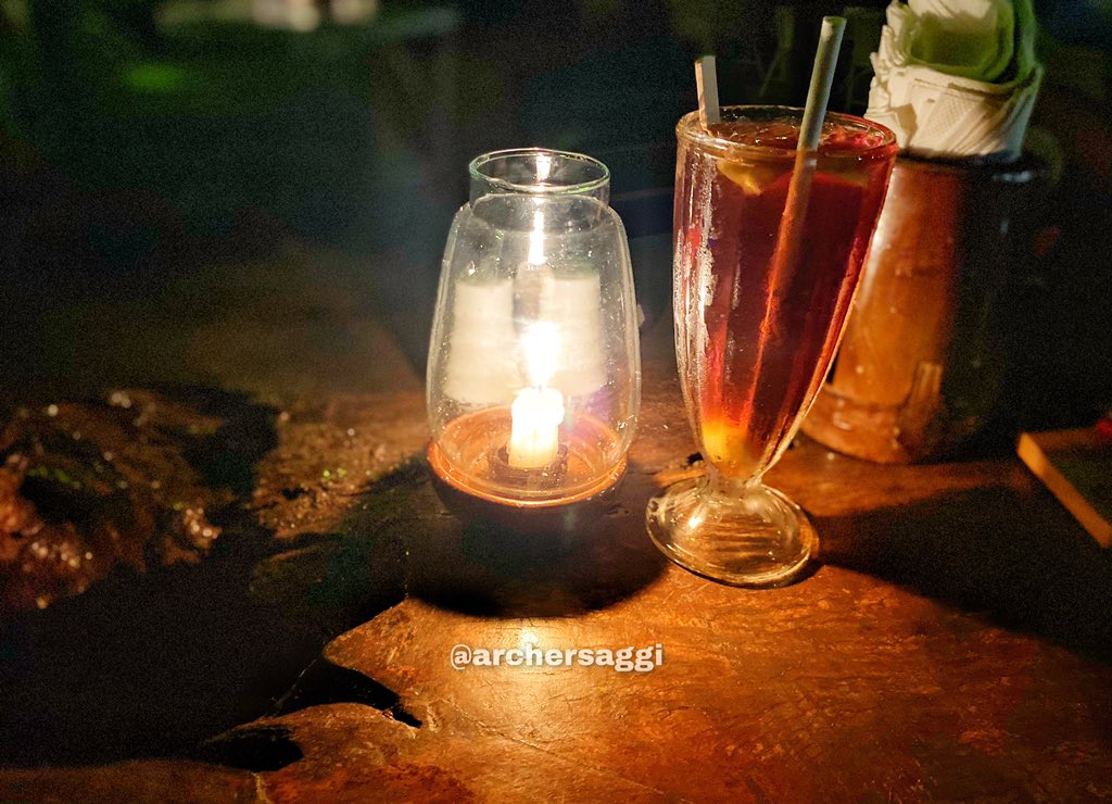 archersaggi's tweet photo. When life gives you lemon , just squeeze it in a Long Island Ice Tea and make it citrusy .๐
Drinks is an enemy Iโm in love with
#DrinksLIIT
#CheersTwitter https://t.co/c66HWV1FFI