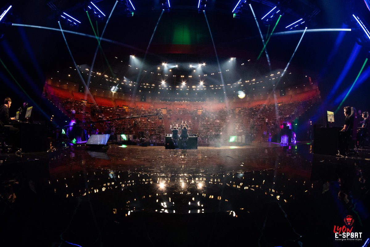 luc_bouchon's tweet image. I will be going into 2021 as a full time freelance photographer.

If you have any photographic needs for an esport event or esport related projects hit me up ! 

Here is my newly updated portfolio if you want to discover my work : luc-bouchon.com