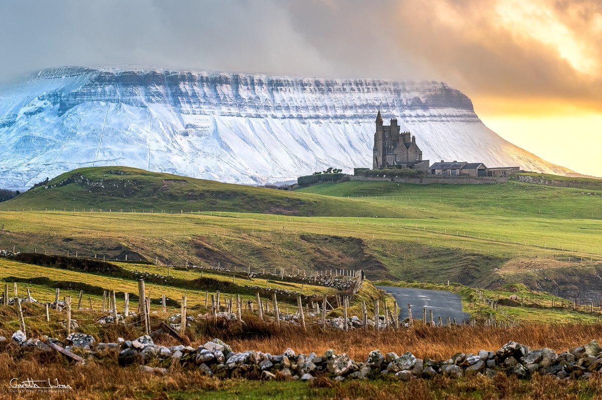 TourismIreland's tweet photo. We hope your day is as picture perfect as this view of Classiebawn Castle in Co Sligo ❄️💚Thanks to @garethwrayphotography for this fairytale scene! #ChristmasInIreland #FillYourHeartWithIreland https://t.co/BJy1GTA2XG
