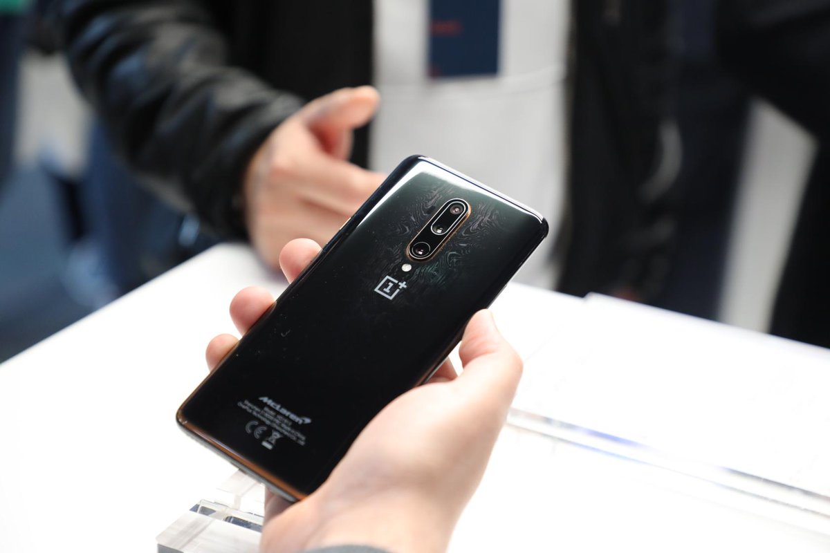 OnePlus_SE's tweet photo. Hotdog = #OnePlus7TSeries! Vilken färg fångade din uppmärksamhet? Eller var det Mclaren edition? https://t.co/JMAhMX9fOH