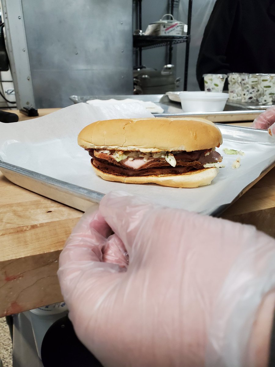 ites_IFAFCS's tweet image. Our students are awesome! This crew came in on their day off to provide lunch for our staff on our PD Day. What Rockstars! #cadetpride #ifahs #fcs