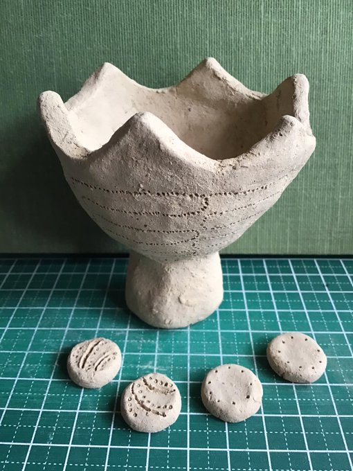 縄文土器のtwitterイラスト検索結果