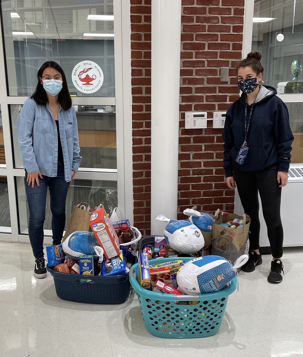 BHSUpbeat's tweet photo. Each House of Berlin Upbeat was able to put together food baskets for @Adelbrook_CT in Cromwell. We hope these 5 baskets of food help to support families during this time of year! Also shout out to John Hughes for donating all of the turkeys! #BHSservice #UpbeatPride https://t.co/o29QuNtMrK