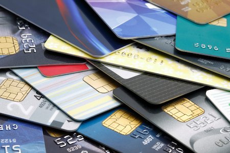 RickADunn1's tweet photo. How Credit Cards Differ From Debit Cards https://t.co/G2CAgmLANV https://t.co/BHo6vHZi95
