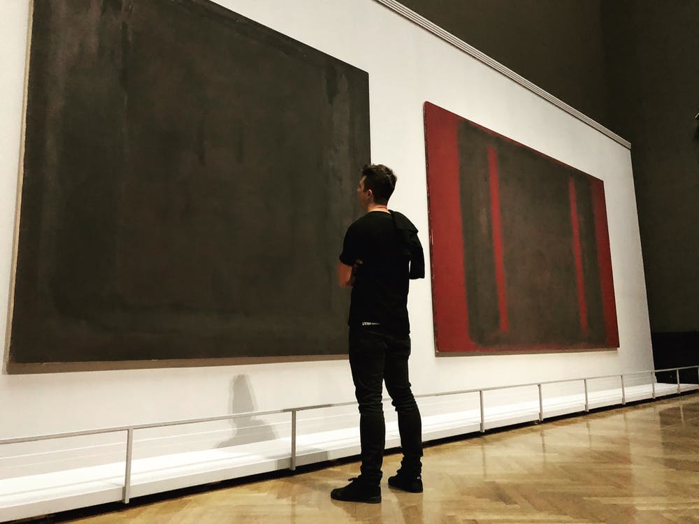 First of all, art tidak tertumpu pada satu style sahaja. Ini considered to be minimalistic style, di mana style ini adalah EXTENSION kepada abtract art. Jenis style ini adalah tertumpu kepada ‘the truth of what can be seen’ dan bukan representational pada mana2 subject.