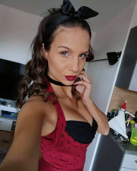 Rockabilly 🖤💋 #rockabilly #sweet #haveaniceday https://t.co/vse4dlJR1b<a href="/tag/rockabilly"class="tags">#rockabilly</a><a href="/tag/sweet"class="tags">#sweet</a><a href="/tag/haveaniceday"class="tags">#haveaniceday</a>