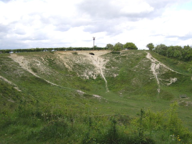 DesigningB's tweet photo. What is clunch? This cheap and plentiful stone of poor quality was often used for farm buildings https://t.co/v0MycsDH5u #Clunch #Limestone #TypesOfStone #BuildingMaterials https://t.co/lvS4YY7VBm