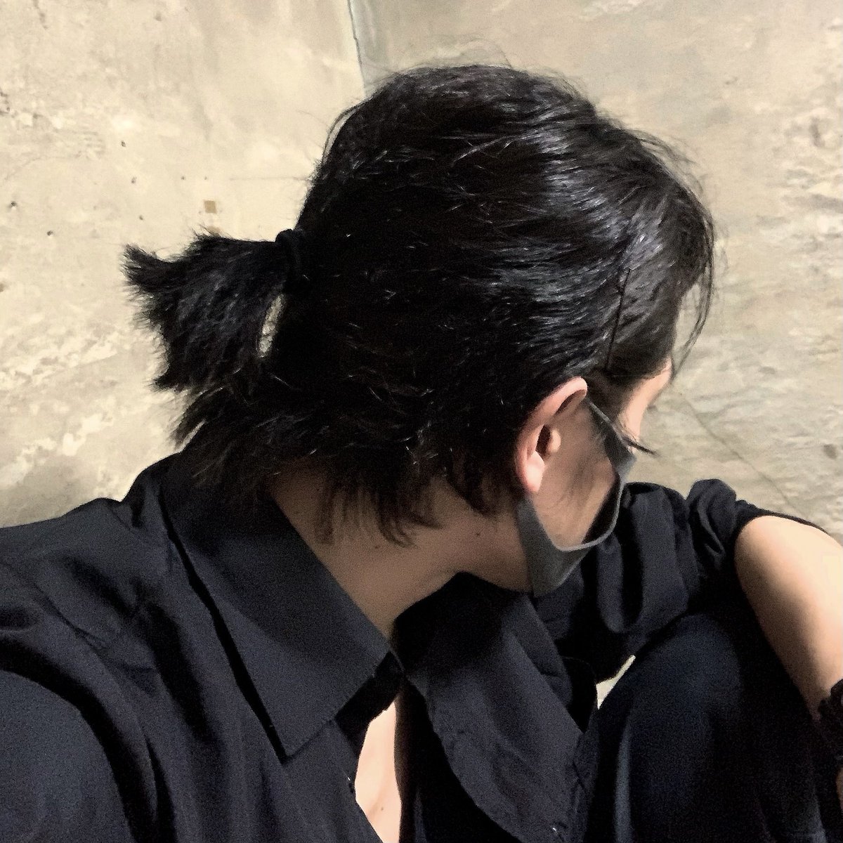 kazuki_ikutani's tweet photo. 舞台【美女と野獣の最後の恋】

明日から通し稽古⤴︎✨

アクロもトリッキングも殺陣も芝居もダンスも全部やります！👍
年末年始、最高の時間を共に過ごしませんか？(´∀｀)
詳しくはこちら↓
https://t.co/3QlEtujZYg

#ビーステ 

写真は最近し始めた髪型です！まとめただけ〜笑 いけてます？笑 https://t.co/ulNiL3Drjb