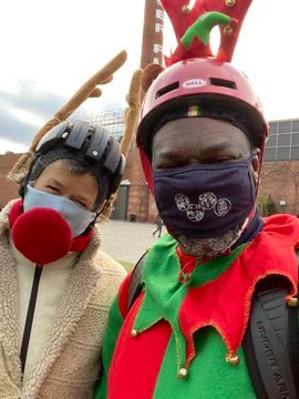 BikewaysTO's tweet image. Oh yes we did!!

#CyclingGoodCheer with #BellsOnYonge Let’s #TransformYonge for our kids today! #bikeTO 

Photo credit @DaveLikesBikes &amp;amp; @myonlinelifenow