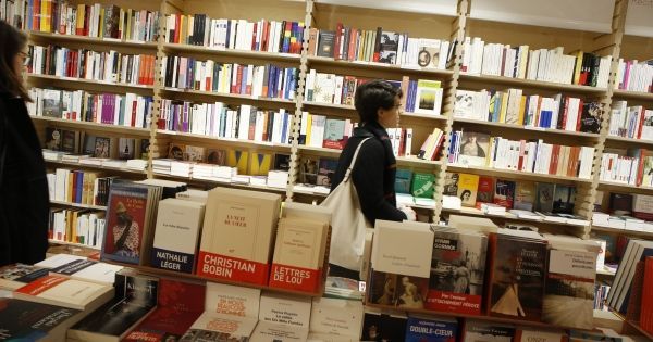 livreshebdo's tweet photo. LIBRAIRIE > La réduction des tarifs postaux étendue jusqu'à la fin de l'année https://t.co/RBNGydllOb #decret #venteadistance #librairies https://t.co/5fctfi2moC