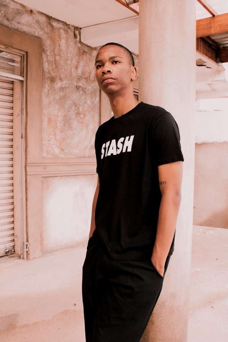 stash_za's tweet photo. Simple yet perfect. 

Model: Nare Matsi
📷: Siyabonga Nkabinde

#clothingbrand #clothingline #streetwear #ConquerYourSpace #SouthAfrica https://t.co/svIQF1tCBY
