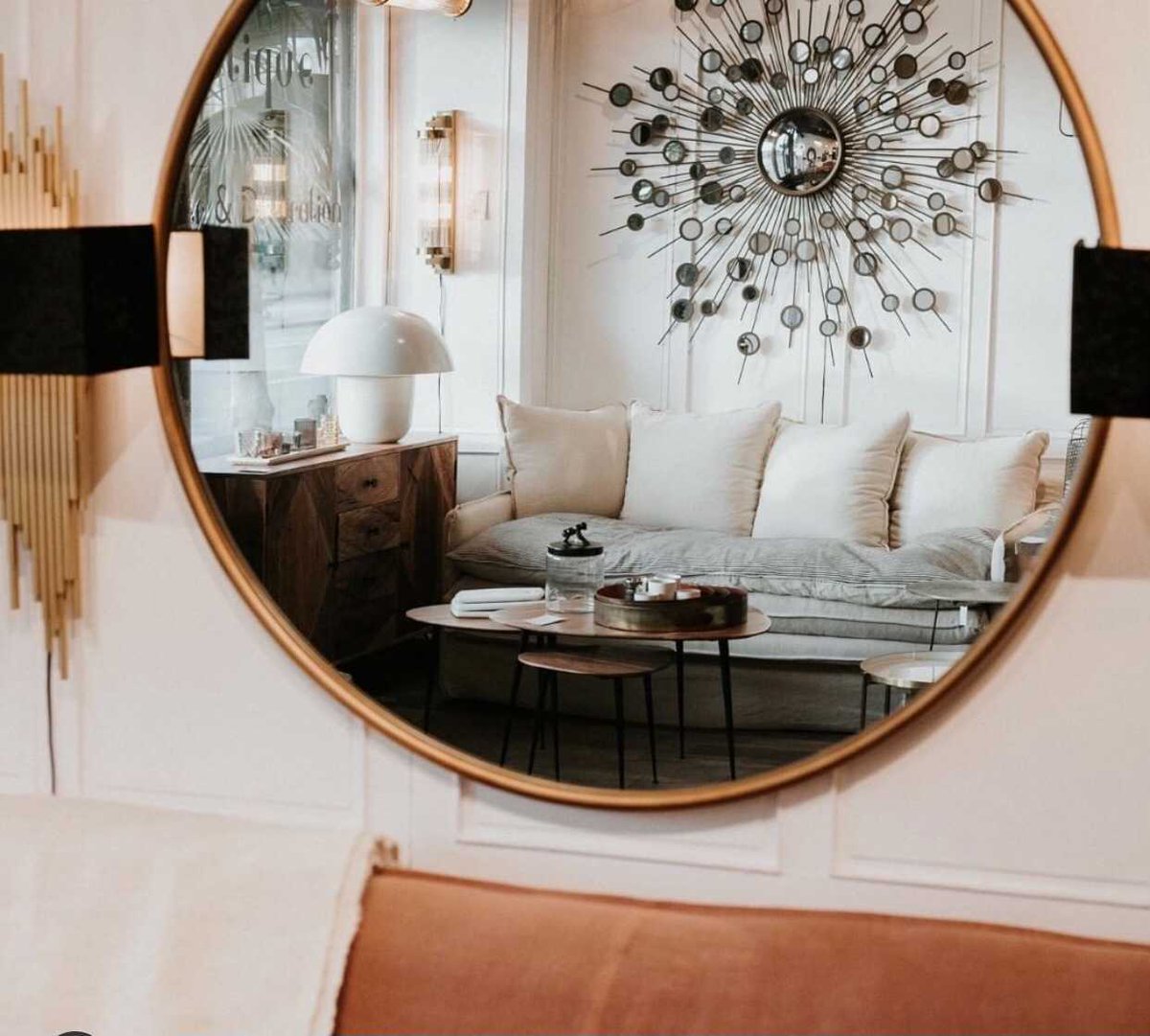 Powered by deliver.ee ! 🚀
Faites-vous livrer la sélection d'objets déco et de meubles de La Petite Boutique, le jour même ou quand vous le voulez, en boutique ou sur leur site e-commerce📲🚚🛋
#shipfromstore #ecommerce #livraison #decoration 
lpb.paris