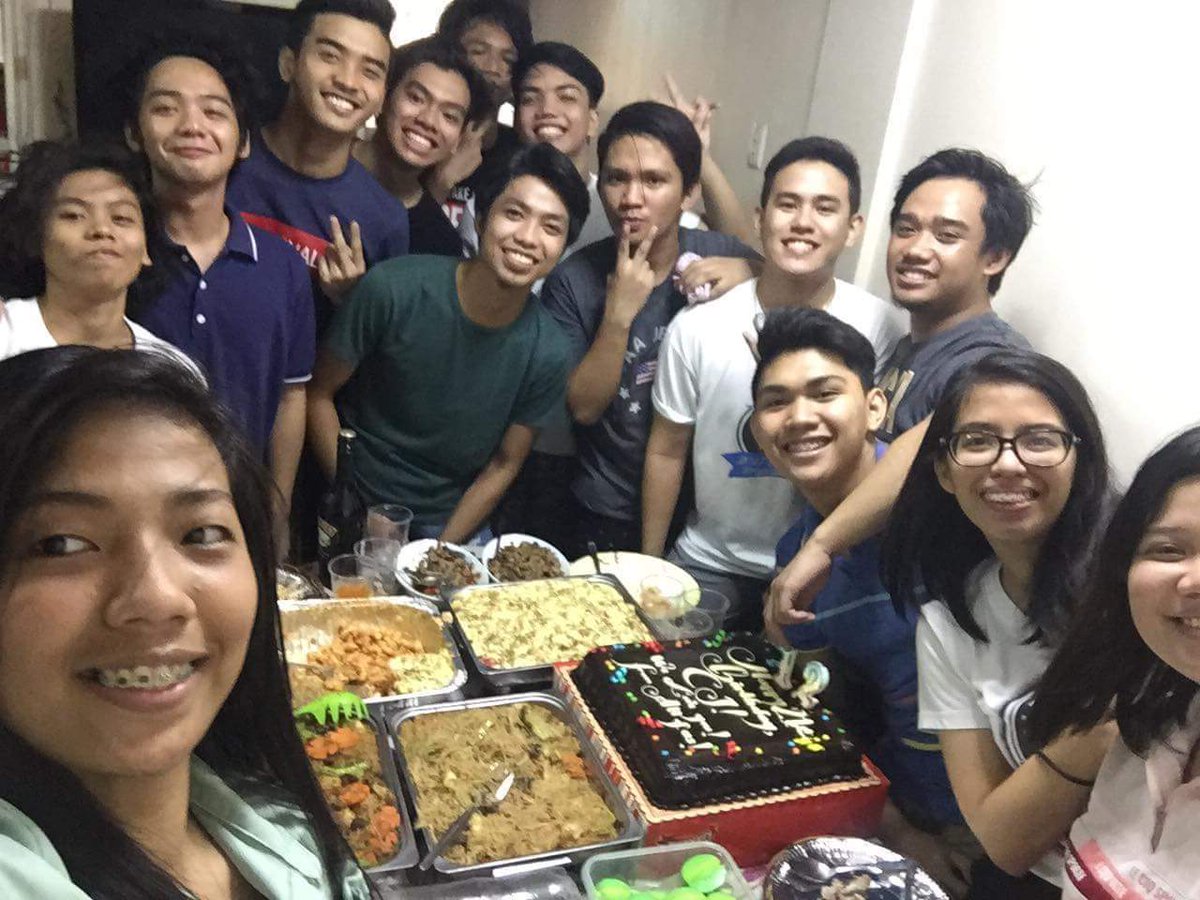 iChipsu's tweet photo. Friends are like condom, they protect you when things get hard.

Tangina miss ko na tong mga to. Mga tunay na di mang iiwan. ❤️❤️❤️❤️❤️

Ps. Di pa ako mamamatay or ano hahah miss ko lang mga kapatid ko from another mother. https://t.co/mjZ39nguAa