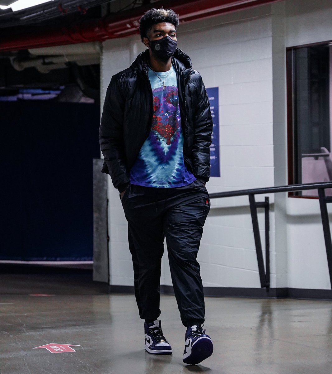 nbaoutfits_'s tweet photo. On his way 🐃

#chicago #bulls #nba #basketball #fashion #rookie #outfitinspiration 
#lifestyle #wearamask 

#forgettherules https://t.co/ZDA0ZtFPf5