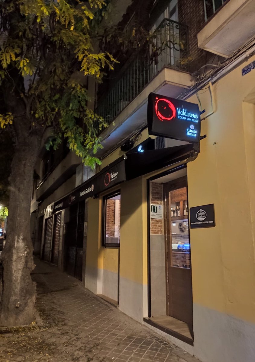 gastrocolegas's tweet photo. ¡Buenas tardes! Hemos visitado la nueva ampliación del restaurante Valdivieso @cocinaconalma  y es una maravilla. Entrada a la vuelta de la esquina, misma dirección 😏 ¿Quieres conocer nuestra #gastroexperiencia? Deberías, porque lo vas a flipar 🙊. En breve, nuevo post 🤗 https://t.co/Ytt52Gr0RY