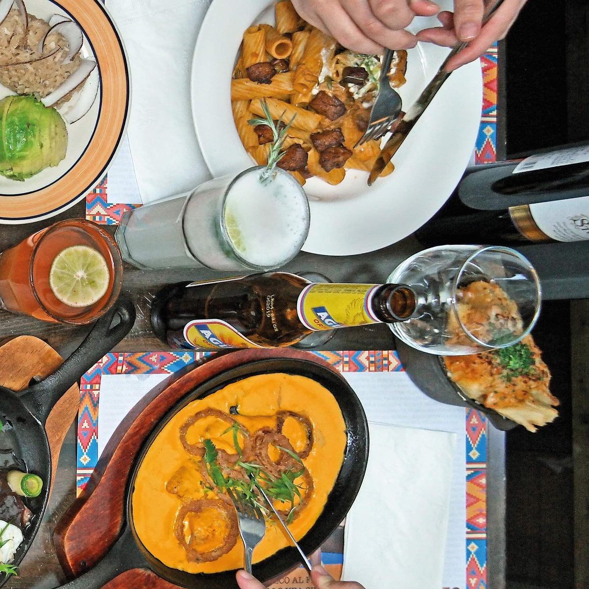 raicesrestny's tweet photo. Nothing unites us more than sharing what we like the most, a table full of flavor and what more delicious than Colombian cuisine...💛💙❤️
📍 86-02 37th Ave Jackson Heights
📞718-779-7595
🖱https://t.co/BNoFUiHuVR
.
#RaicesColombianas #comidatradicional #Christmasseason https://t.co/zWOiTUd4fb
